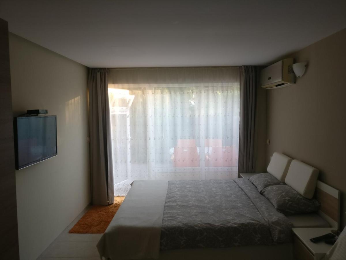 Treti Mart North Apartment Primorsko Exterior foto